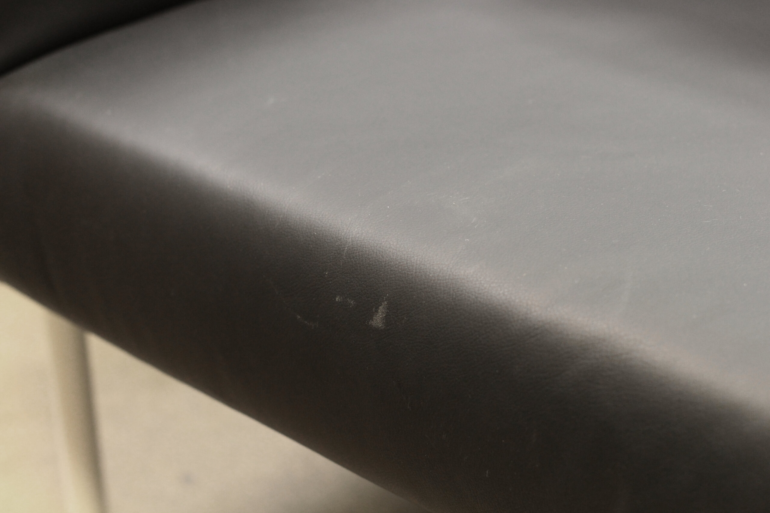 Couch 2-seater - Image 8
