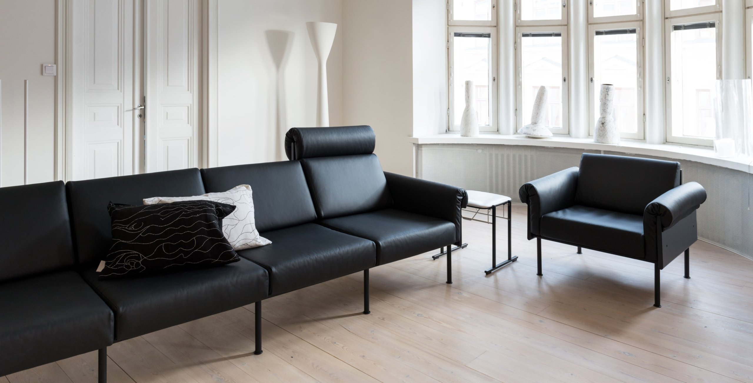 Couch 2-seater - Image 6